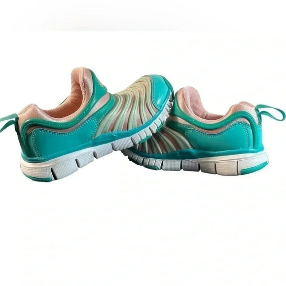 Nike Dynamo Free Green/Pink Slip On Sneakers - Picture 5 of 10